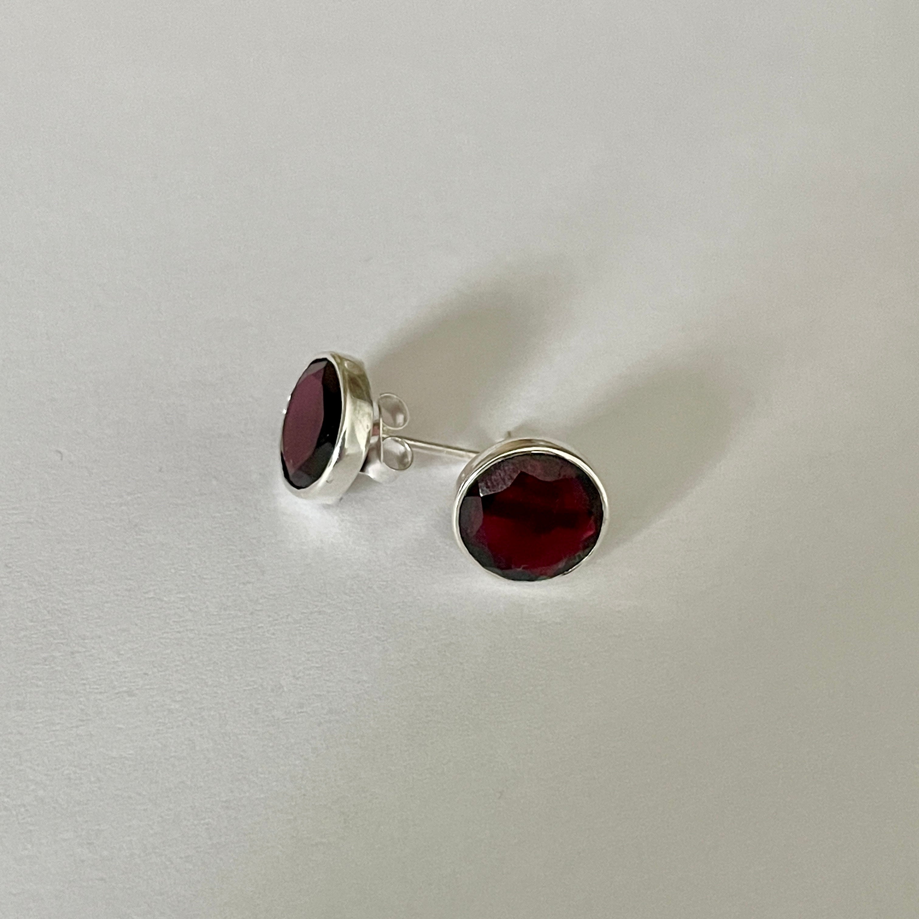 Garnet Studs in Sterling Silver with a Round Faceted Gemstone - Milina London